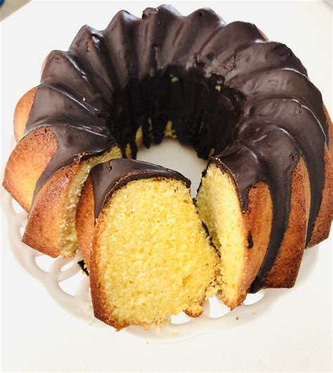 Potreste anche arricchirlo con una glassa, magari al gusto arancia. Ciambella all'arancia con glassa al cacao - Blog di ...