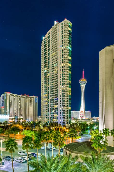Las Vegas Luxury Homes And High Rises Turnberry Towers Las Vegas Condos