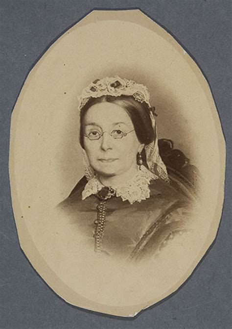 The firm is renowned for its expertise in the area of domestic and international dispute resolution. Madame Abraham Hamel, née Cécile Roy. Photographie d'un ...
