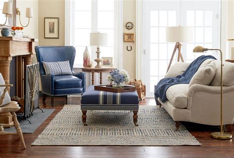 Classic New England Living Room Style With Traditional Furnishings