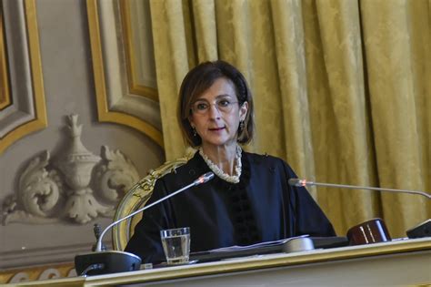 La prima presidente donna della corte costituzionale marta cartabia prende le distanze dallo la presidente ammette che un problema c'è, che richiede un'azione su vari fronti e certamente una. La presidente della Consulta positiva al coronavirus ...