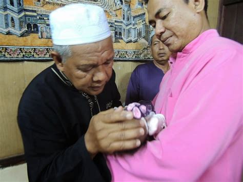 Karena islam sendiri juga menyesuaikan dengan kemampuan umatnya dalam melakukan aqiqah. Bengkung Moden Terkini: Menyambut Kelahiran Bayi Menurut Islam