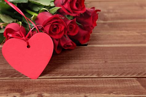 Fonds Decran Saint Valentin Roses Cœur Gabarit Carte De Voeux Madrier