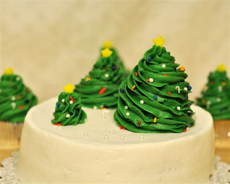 After all, you've got a brunch to plan. Beki Cook's Cake Blog: Simple Christmas Cake