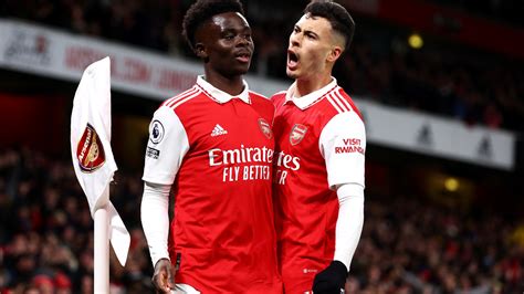 Arsenal Duo Martinelli And Saka Match Man United Icons Ronaldo And