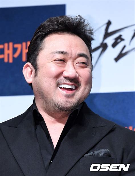 한국에서 태어나 성장한 후에 미국으로 이민을 가서 귀화했으며 법적 본명은 돈 리(don lee). '이터널스' 마동석, 마블 선택 받다..전세계 호령할 액션스타 ...