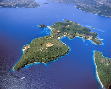Iconic Jackie Onassis On The Island Of Skorpios Corinna Bs World