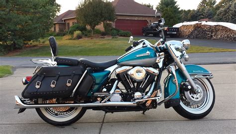 Install saddlebag guard/crash bars on harley davidson | biker motorcycle podcast. Leather Saddlebags, Crash Bar Bags & Windshield Bag ...