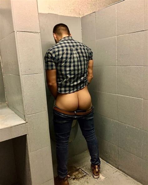 Showing It Off At The Mens Room Urinals Page 433 Lpsg