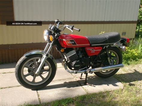 Yamaha's motto for the sr400 is everything old is new again, and nothing speaks more to that than a kickstarter and tubed tires. Vintage Classic 1977 Yamaha Rd - 400 Street Bike