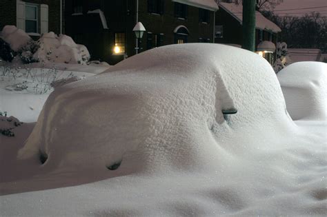 file blizzard aftermath car 23 5 inches of snow wikimedia commons
