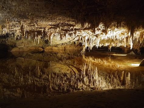 Free Photo Luray Caverns Cave Reflection Stalactite Virginia