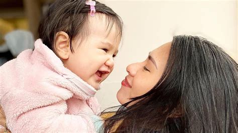 Exclusive Dionne Monsanto Returns To The Philippines With Daughter Pushcomph