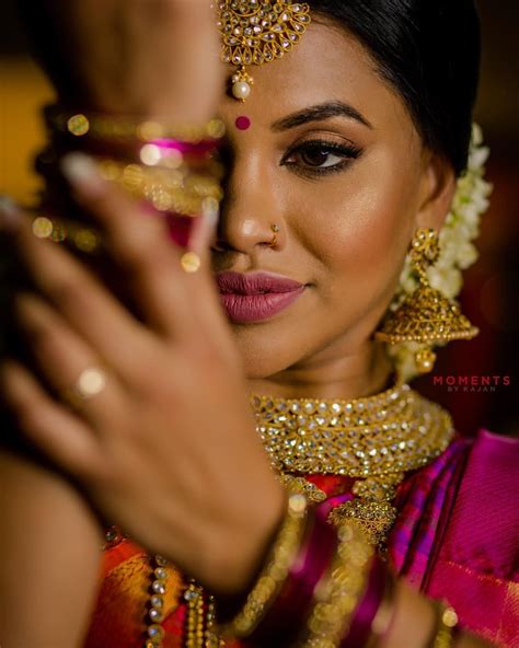 Pin By Rahul Siddarth On Poses Indian Wedding Couple Photography Bridal Photography Poses