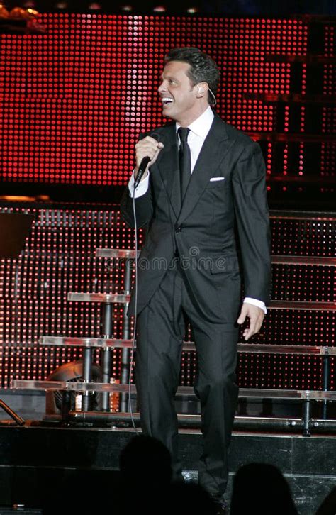 Luis Miguel Performs In Concert Editorial Stock Image Image Of 2008