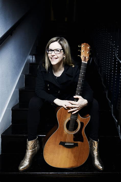 Lisa Loeb Music Finder