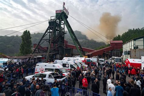 40 dead dozens trapped in turkey coal mine explosion cnn