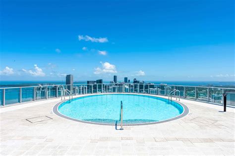 Photos Paramount Miami Worldcenter Amenities And Poolside Villas