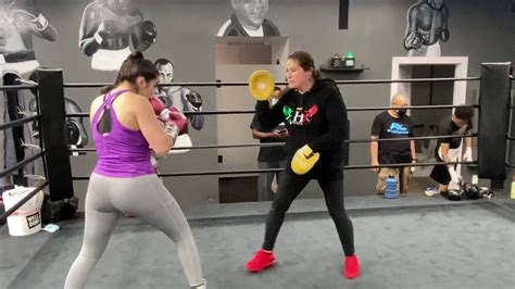 Future Champ Right Hook Roxie Working Mitts Youtube
