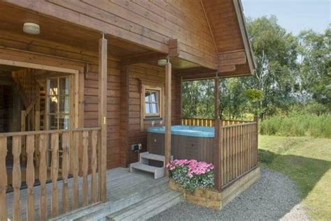 Benview Lodges Three Bedroom Lodge With Hot Tub 2 Kepculloch Kepculloch Last Minute Cottages