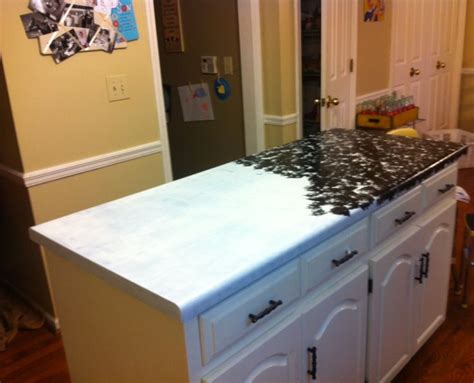 You can see in this picture, that the countertop is old, has spots of yellowish colorings and just doesn't look pretty anymore. Paint counter tops for faux granite look | Formica ...