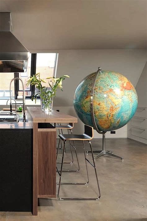 12 Unique Ways To Decorate With Globes Vintage Globe Eclectic