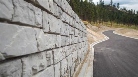 Magnumstone Big Block Retaining Wall In Kelowna Bc
