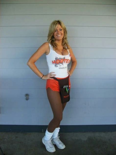 Pin On Hooters Chicks