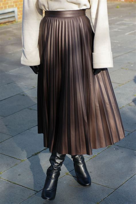 3 Reasons To Get A Leather Pleated Skirt BRONDEMA Long Leather