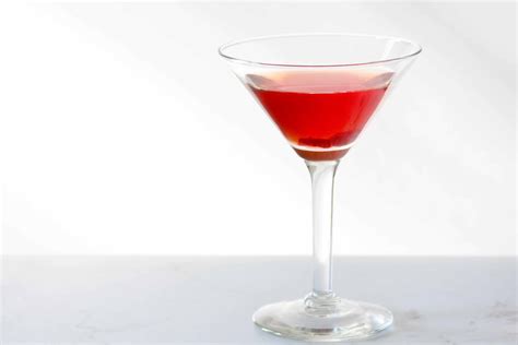 20 Romantic Red Cocktails
