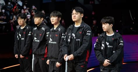 Lck T1 농심 꺾고 하루 만에 선두 복귀