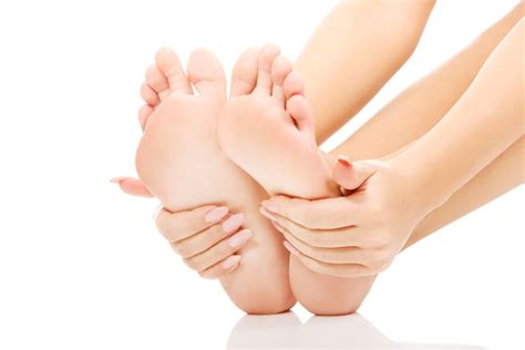 How To Treat Cracked Feet For Soft Smooth Heels