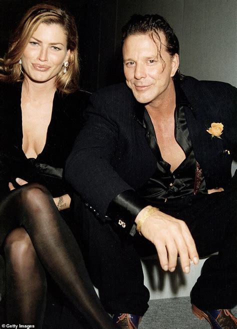 Vogue Supermodel Carre Otis 52 Shares Rare Photo 20 Years After