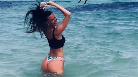 Natalie Weber Deslumbró Mostrando Su Cola En Bikini Diario 13 San Juan