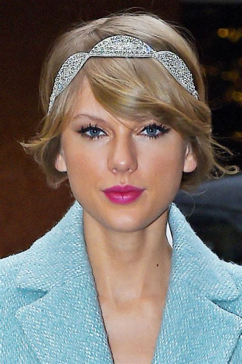 Celebrity Beauty Taylor Swifts Pre New Years Eve Makeup Trick Glamour