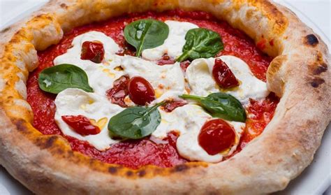 Recette De Pizza Napolitaine Verace Les Origines De La Pizza Nos