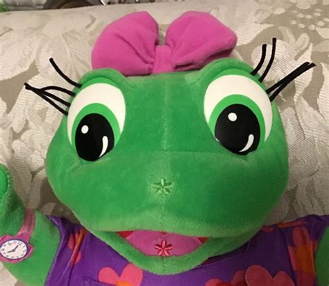Leapfrog Lovable Lily Interactive Dress Up Doll Fun Games