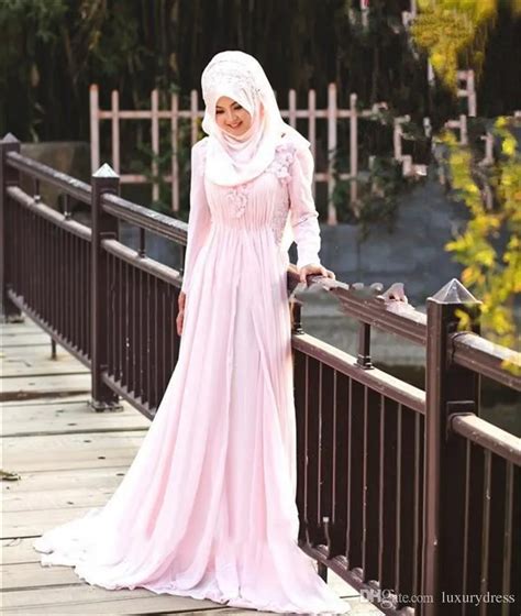 2017 new muslim hijab prom dresses customized a line beaded crystal arabic long sleeves in dubai