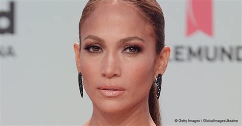Jennifer Lopez Shows Off Her Tiny Figure And Muscular Legs In Red Mini