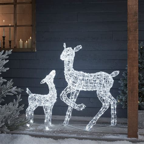 Swinsty Doe And Fawn Acrylic Light Up Reindeer 24v Uk