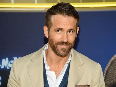 (cnn)ryan reynolds had never seen green lantern until wednesday, when he decided to view it for the first time and tweet all about it. 10 things you probably didn't know about Ryan Reynolds ...