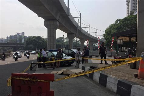 Seorang Kakek Meninggal Dunia Di Pinggir Jalan Kartini Cilandak