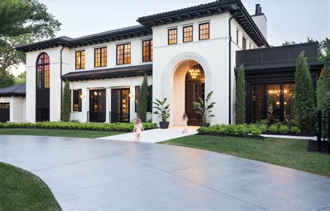 A mediterranean house is a dream for someone who appreciates simple, yet elegant, spaces. Pin by Lisa Doolittle on house ideas exterieur ...