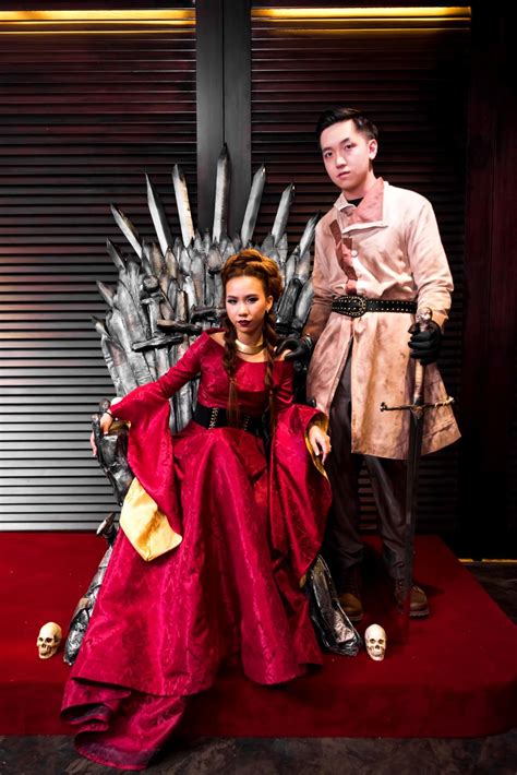 Couple Throws Game Of Thrones Themed Wedding Party For Their Friends