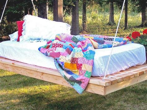 Diy Outdoor Hanging And Swing Beds For Your Porch And Garden The Garden Glove