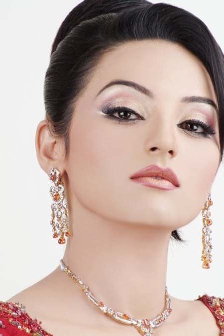 Pakistani Fashion Model Sadia Khan Full Profile And Pictures ~ The Fashion Maza