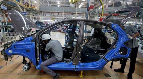 Indias Passenger Vehicle Sales Drop At Steepest Pace In Nearly Two