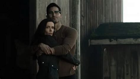 New Superman And Lois Trailer Saving The World Starts At Home Emmreport