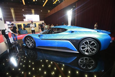 Chinese Electric Car Maker Nio Raises 1 Billion In Ipo Axios