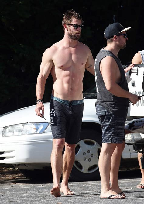 Chris Hemsworths Arm Muscles Look Built In Photo From ‘thor Film Set Hollywood Life